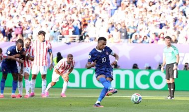 فرنسا تتجاوز باراغواي وتضرب موعداً مع المغرب في ربع نهائي المونديال