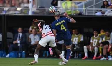 جدل واسع بسبب إلغاء طرد مهاجم منتخب أمريكا قبل مباراة بلجيكا