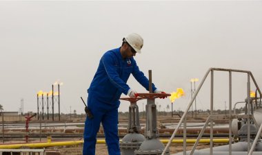 أسعار النفط تواصل الارتفاع مع اغلاق هرمز