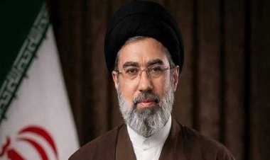 تفاصيل حول الحالة الصحية لمجتبى خامنئي.. "لم يستعد عافيته"