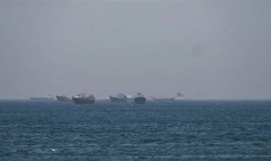 بلاغ عن احتكاك بين سفينة تجارية وقوات عسكرية قرب سواحل عُمان