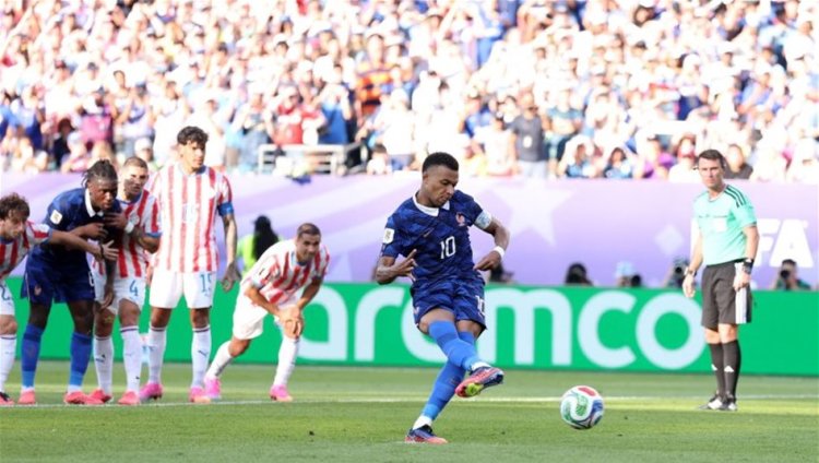 فرنسا تتجاوز باراغواي وتضرب موعداً مع المغرب في ربع نهائي المونديال