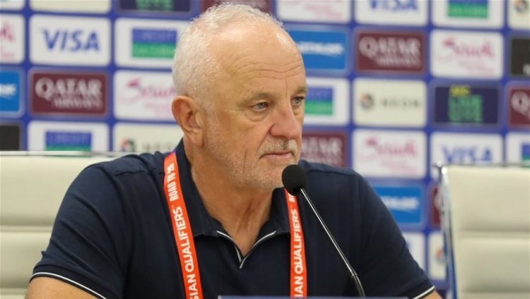 الاتحاد العراقي يحسم موقف استمرار غراهام أرنولد مع المنتخب الوطني