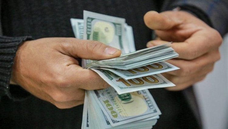 الدولار يواصل الانخفاض.. اسعار جديدة في السوق العراقية