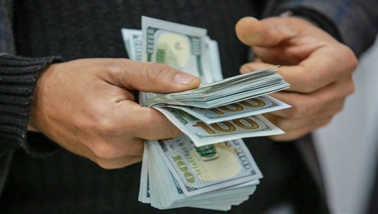 الدولار يسجل تراجعاً جديداً في العراق